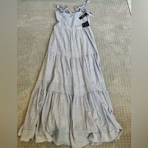 NWT Lulus Maxi Dress